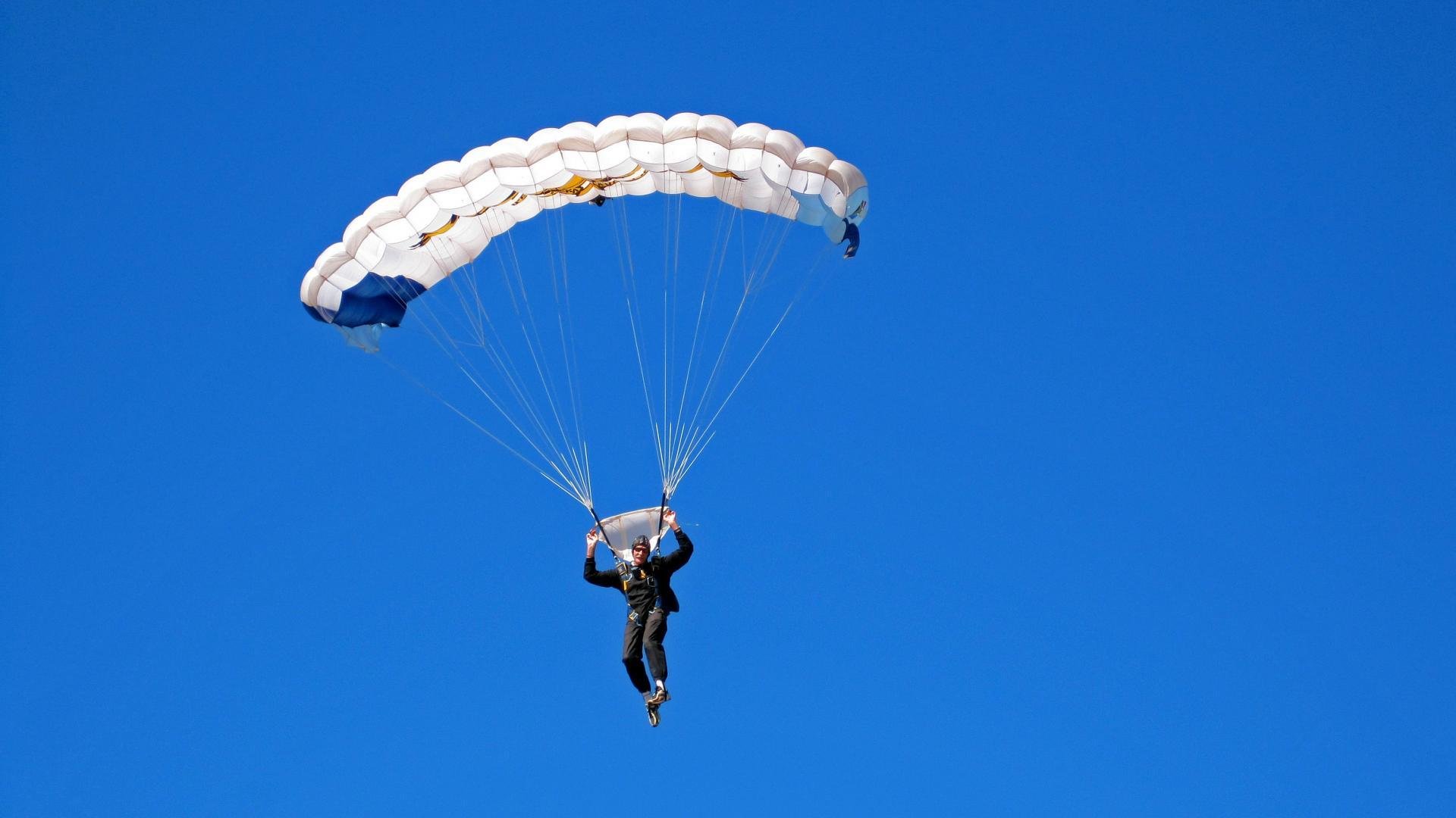 国际飞盘嘉年华，空中投掷的艺术魅力，飞盘运动比赛