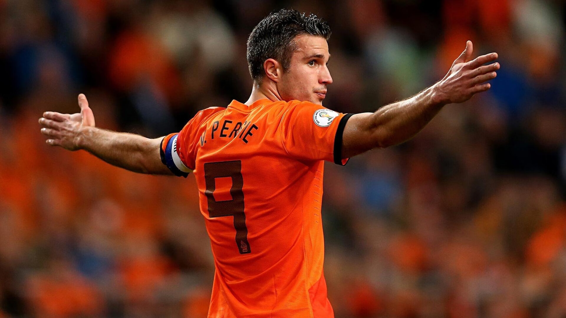 德国女子体操选手在平衡木项目中获得铜牌，德国女子体操运动员