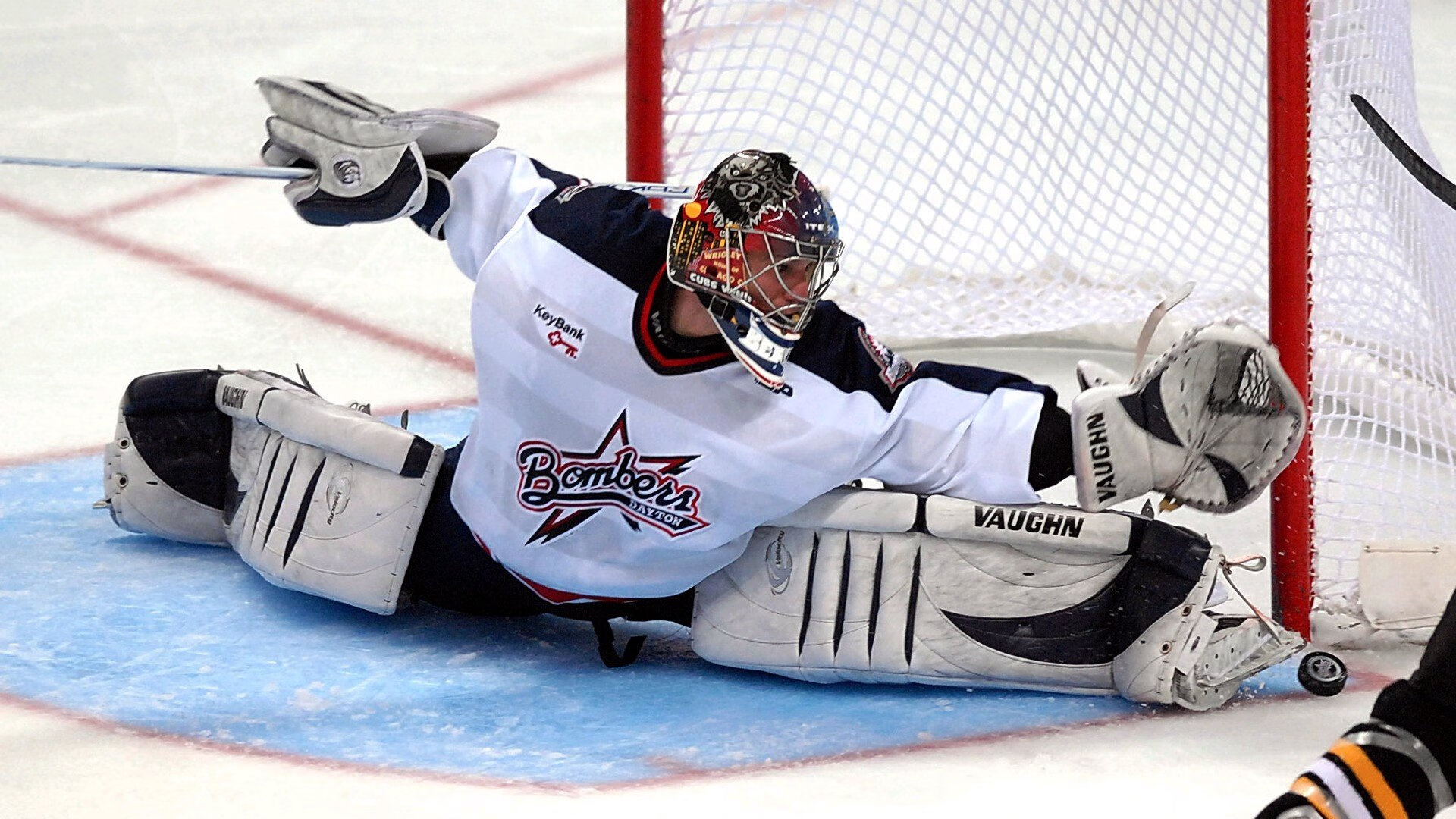 梅西建功领衔！巴萨主场横扫对手，取得胜利，巴萨官方致敬梅西